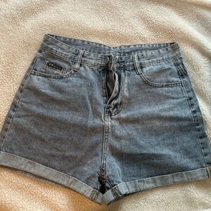 Woman summer shorts